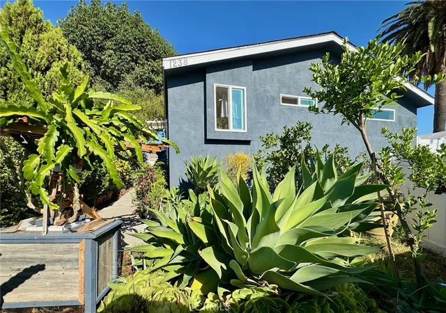 Homes for sale in Long Beach, CA | 1238 Magnolia Ave, Long Beach, CA 90813 | MLS# DW25177849