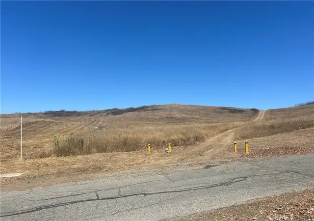 Photo 1 of Land for sale at 0 Vista Flora Rd, Murrieta, CA 92562 | MLS# SW25193539 | Listing updated on 2026-09-01