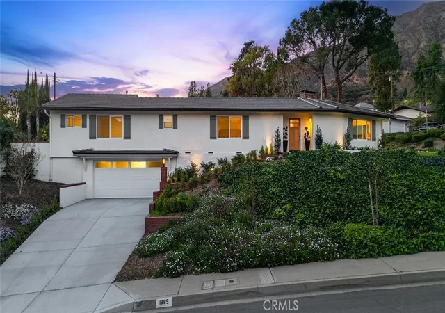 Photo 4 of Single family home for sale at 1985 Highland Oaks Dr, Arcadia, CA 91006 | MLS# AR25197764 | Listing updated on 2026-09-30