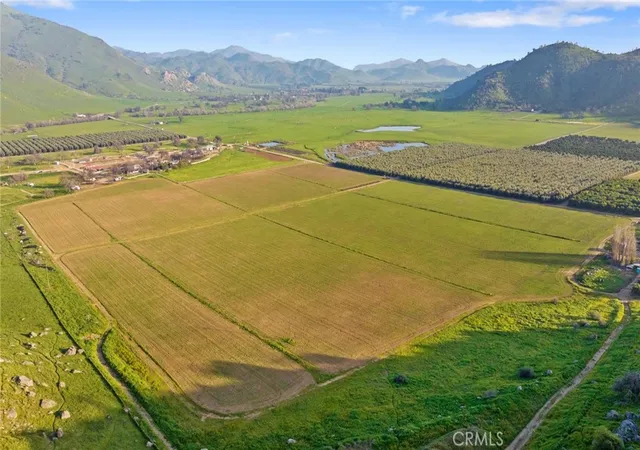 3rd image of 19400 398, Woodlake, CA 93286 | MLS# NS25197887
