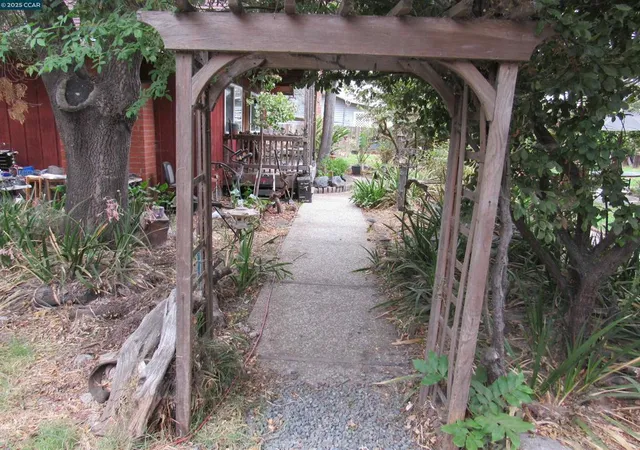 Photo 3 of Sale Pending at 5281 Sandmound Blvd, Oakley, CA 94561 | MLS# 41110199 | Listing updated on 2026-09-25
