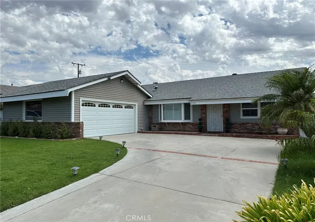 Photo 1 of Single family home for sale at 2752 Wanda Ave, Simi Valley, CA 93065 | MLS# SR25198085 | Listing updated on 2026-09-25