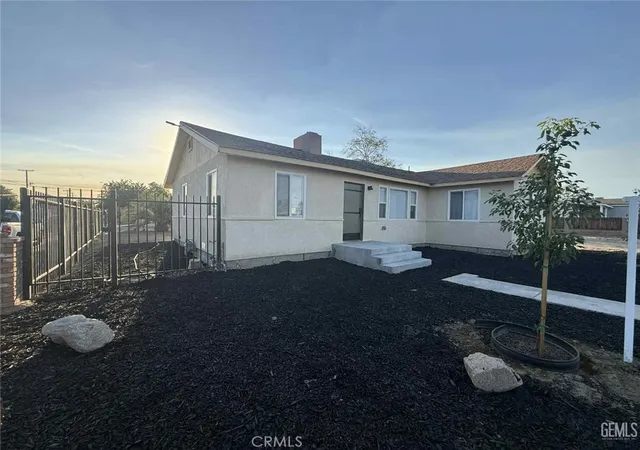 1st image of 214 Madison St, Bakersfield, CA 93307 | MLS# SR25200733