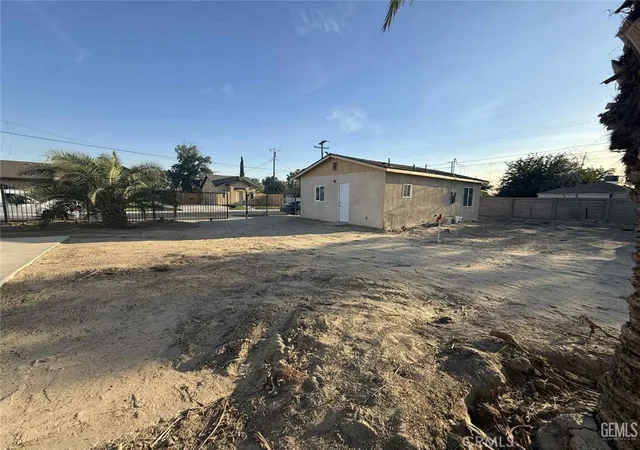 3rd image of 214 Madison St, Bakersfield, CA 93307 | MLS# SR25200733