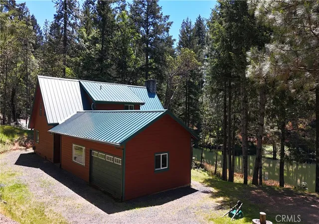 Photo 1 of Single family home for sale at 4101 Chinquapin Dr, Willits, CA 95490 | MLS# LC25202235 | Listing updated on 2026-10-01