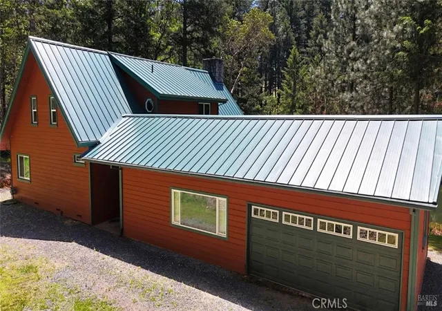 Photo 2 of Single family home for sale at 4101 Chinquapin Dr, Willits, CA 95490 | MLS# LC25202235 | Listing updated on 2026-10-01