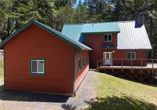 Photo 3 of Single family home for sale at 4101 Chinquapin Dr, Willits, CA 95490 | MLS# LC25202235 | Listing updated on 2026-10-01
