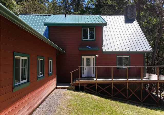 Photo 3 of Single family home for sale at 4101 Chinquapin Dr, Willits, CA 95490 | MLS# LC25202235 | Listing updated on 2026-10-01