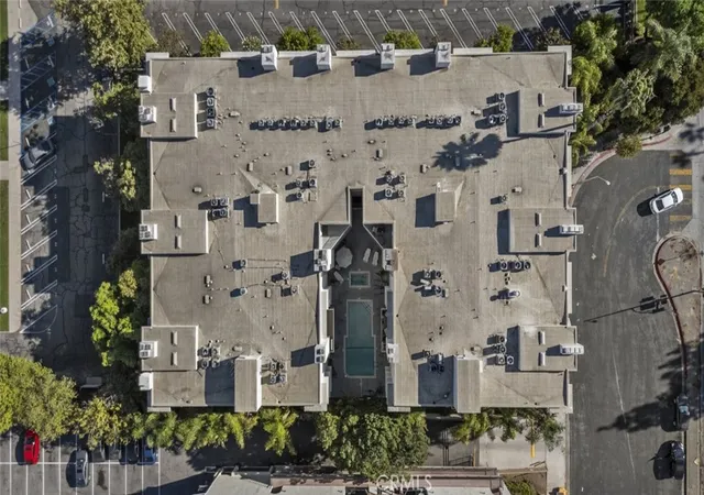 4th image of 5350 White Oak Ave #113, Encino, CA 91316 | MLS# SR25202161