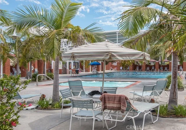5th image of 2119 Via Puerta #N, Laguna Woods, CA 92637 | MLS# PI25202518