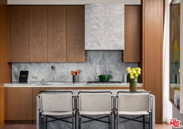3rd image of 211 W Elm Ct #14C, Los Angeles, CA 90067 | MLS# 25587853