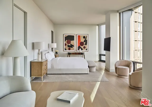 5th image of 211 W Elm Ct #14C, Los Angeles, CA 90067 | MLS# 25587853
