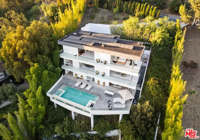 21st image of 7080 Mulholland Dr, Los Angeles, CA 90068 | MLS# 25589189