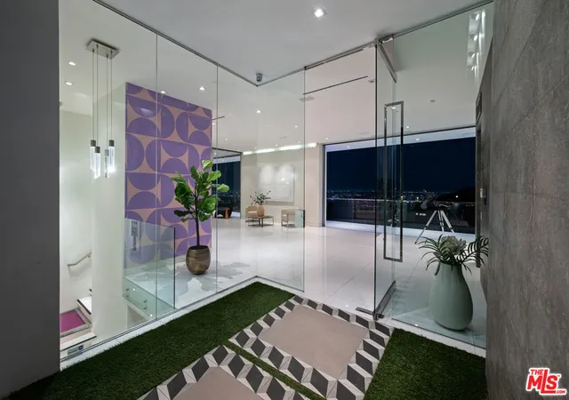 4th image of 7080 Mulholland Dr, Los Angeles, CA 90068 | MLS# 25589189