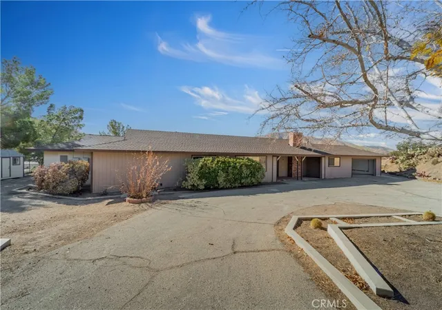 Photo 4 of Sale Pending at 31427 Indian Oak Rd, Acton, CA 93510 | MLS# SR25204775 | Listing updated on 2026-07-10