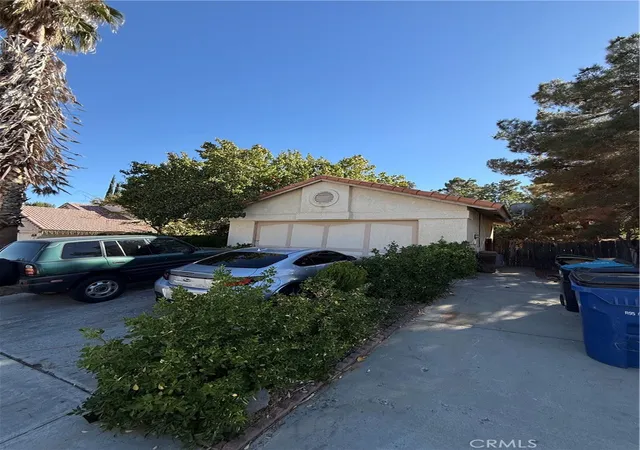 3rd image of 3160 Crowne Dr, Palmdale, CA 92551 | MLS# DW25208254
