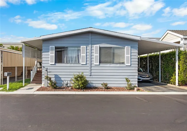 Photo 2 of Manufactured home for sale at 19127 Pioneer Blvd #9, Artesia, CA 90701 | MLS# DW25208445 | Listing updated on 2026-09-08