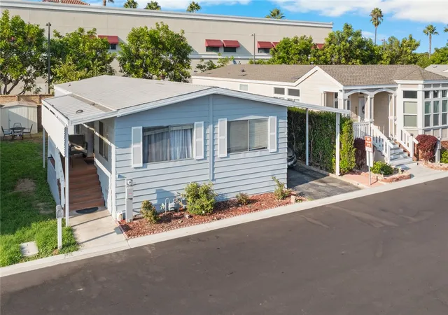 Photo 3 of Manufactured home for sale at 19127 Pioneer Blvd #9, Artesia, CA 90701 | MLS# DW25208445 | Listing updated on 2026-09-08