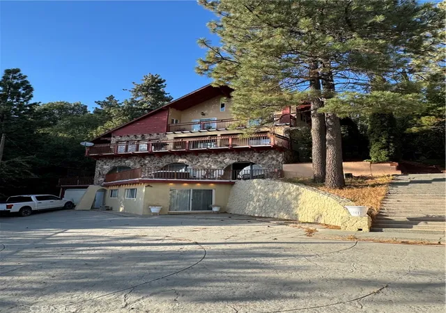 Homes for sale in Lake Arrowhead, CA | 27914 West Shore Rd, Lake Arrowhead, CA 92352 | MLS# IV25209115