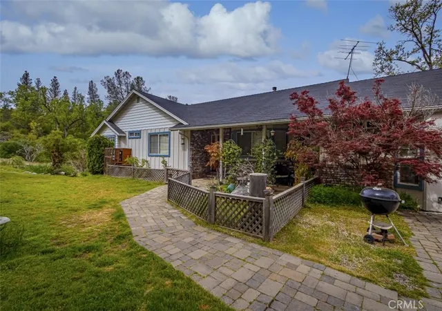 3rd image of 50622 Critter Creek Ln, Oakhurst, CA 93644 | MLS# FR25214203