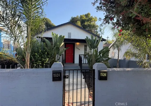 1st image of 1524 1526 E 105th St, Los Angeles, CA 90002 | MLS# DW25214499