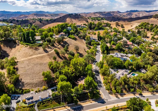 Homes for sale in Hidden Hills, CA | 24910 John Fremont Rd, Hidden Hills, CA 91302 | MLS# 225004628
