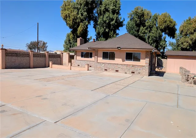 3rd image of 184 Clark Way, Palo Verde, CA 92266 | MLS# OC25215334