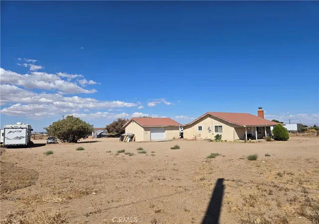 Homes for sale in Oak Hills, CA | 9760 Phelan Rd, Oak Hills, CA 92344 | MLS# AR25215911