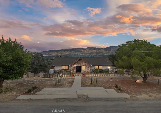 Homes for sale in Tehachapi, CA | 22801 Fran Dr, Tehachapi, CA 93561 | MLS# AR25216112