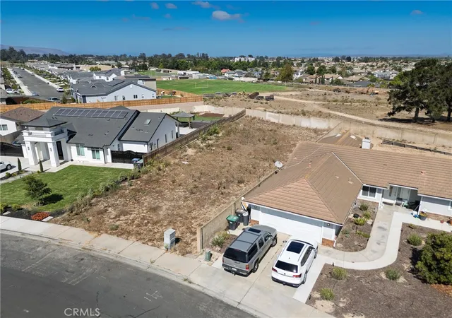 3rd image of 827 Firefox Dr, Santa Maria, CA 93455 | MLS# PI25215678