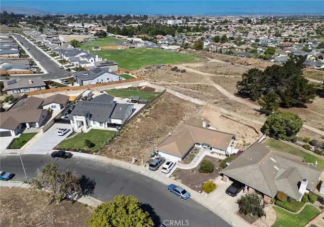 4th image of 827 Firefox Dr, Santa Maria, CA 93455 | MLS# PI25215678