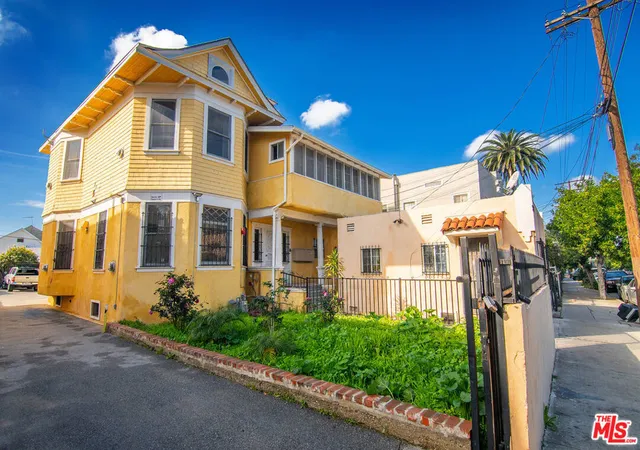 1st image of 1820 W 11th St, Los Angeles, CA 90006 | MLS# 25592023