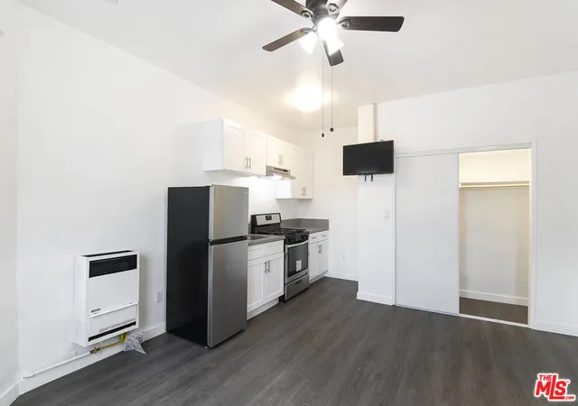 2nd image of 1820 W 11th St, Los Angeles, CA 90006 | MLS# 25592023