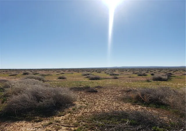 5th image of 9 Pipeland Road, Boron, CA 93516 | MLS# IG25217089