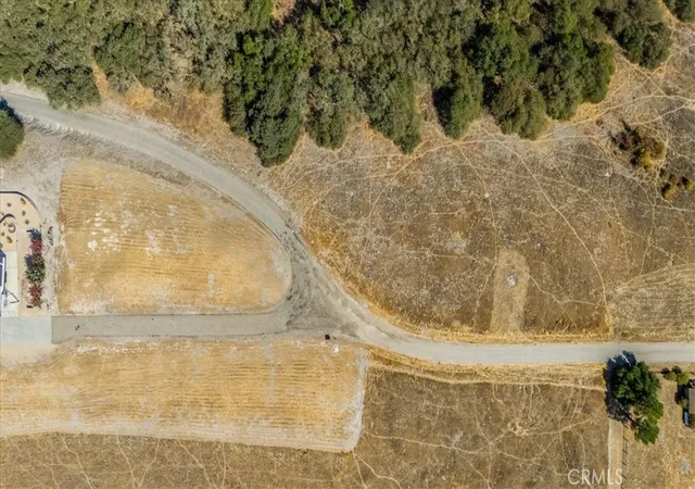 12th image of 350 Robles Rd, Paso Robles, CA 93446 | MLS# SC25217476