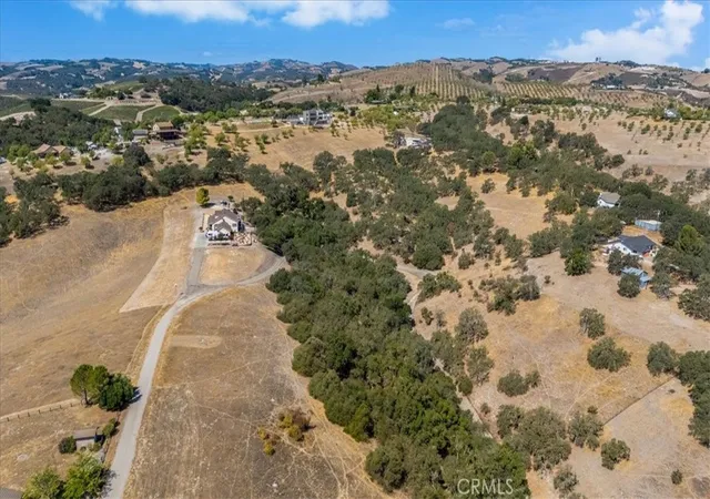 5th image of 350 Robles Rd, Paso Robles, CA 93446 | MLS# SC25217476