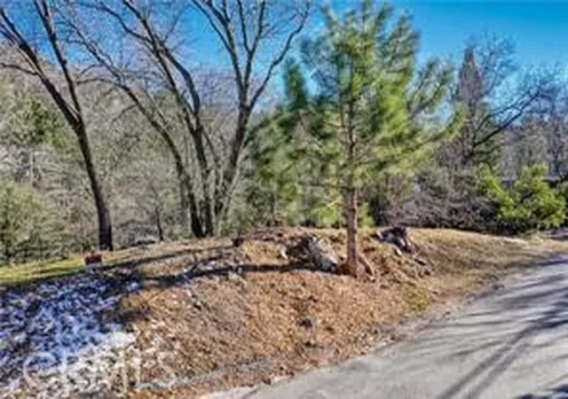 2nd image of 0 Deer, Lake Arrowhead, CA 92352 | MLS# IG25216858