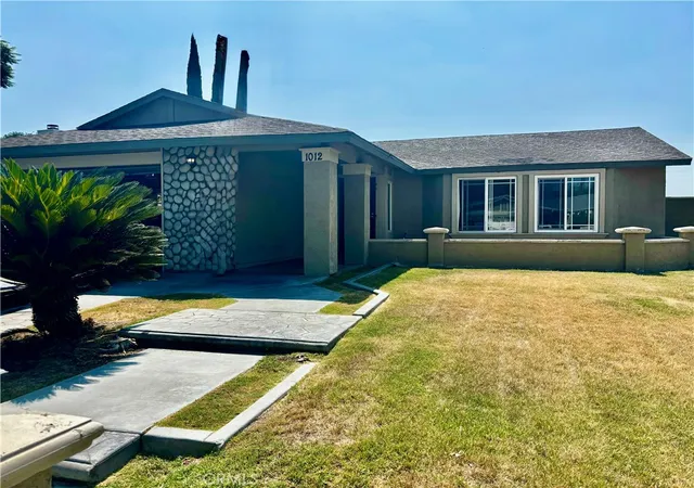 Photo 1 of Sale Pending at 1012 Long Beach Dr, Colton, CA 92324 | MLS# IG25217518 | Listing updated on 2026-09-09