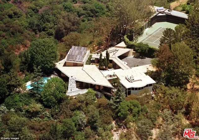 1st image of 2859 Coldwater Canyon Dr, Beverly Hills, CA 90210 | MLS# 25590647