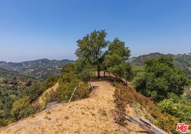 20th image of 2859 Coldwater Canyon Dr, Beverly Hills, CA 90210 | MLS# 25590647