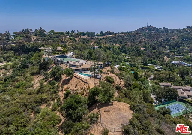 3rd image of 2859 Coldwater Canyon Dr, Beverly Hills, CA 90210 | MLS# 25590647