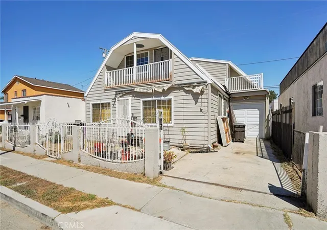 Homes for sale in Long Beach, CA | 1211 E Leigh Court, Long Beach, CA 90806 | MLS# CV25218571