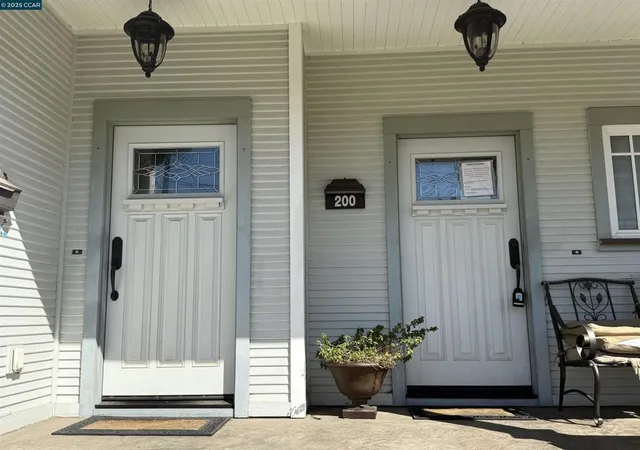 Listing Photo 5 - Condo for sale in building located at 200 Solano St, Suisun City, CA 94585