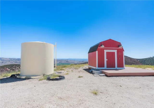 4th image of 71778 Jolon Rd, Bradley, CA 93426 | MLS# NS25218665