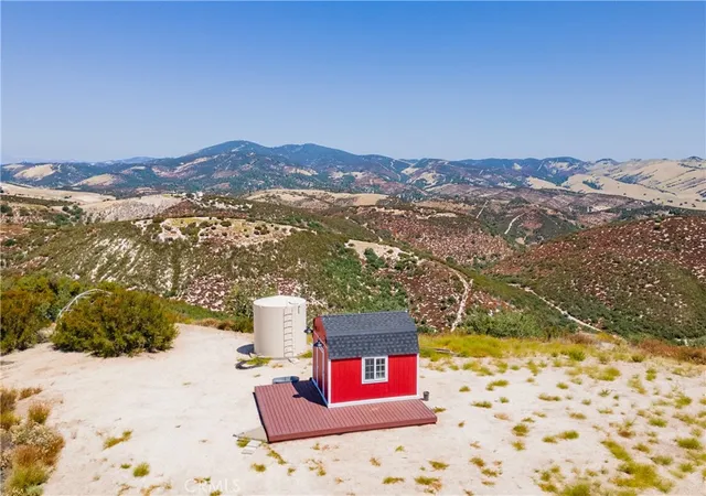 5th image of 71778 Jolon Rd, Bradley, CA 93426 | MLS# NS25218665