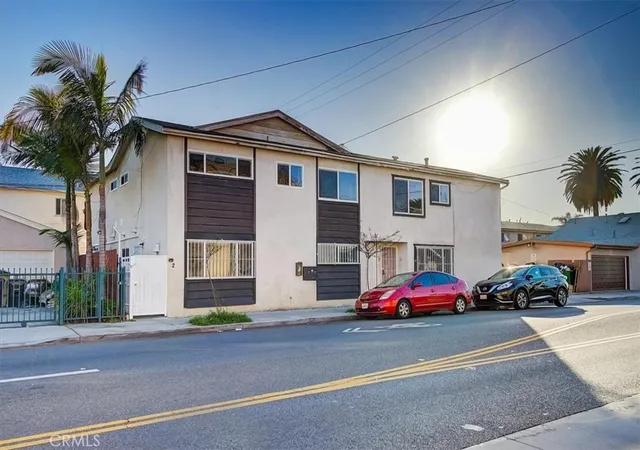 Homes for sale in Long Beach, CA | 2122 E 10Th St, Long Beach, CA 90804 | MLS# PF25218738