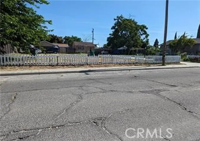 Photo 3 of Single family home for sale at 1831 Olive Ave, Atwater, CA 95301 | MLS# MC25219261 | Listing updated on 2026-06-30