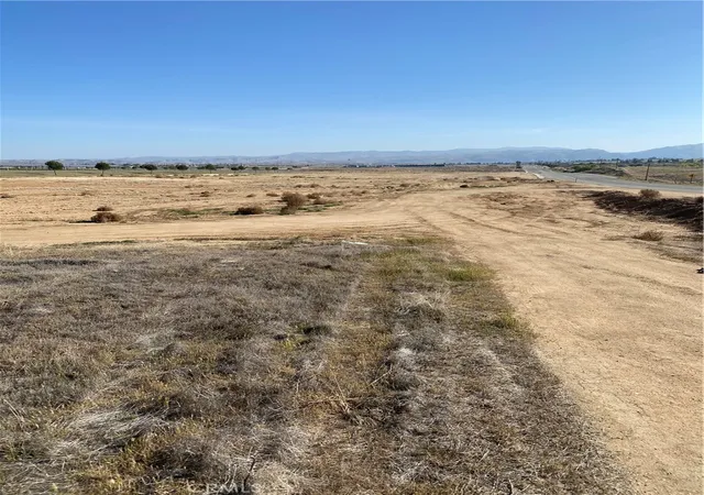 7th image of 9800 Kern Canyon Rd, Bakersfield, CA 93306 | MLS# FR25219881