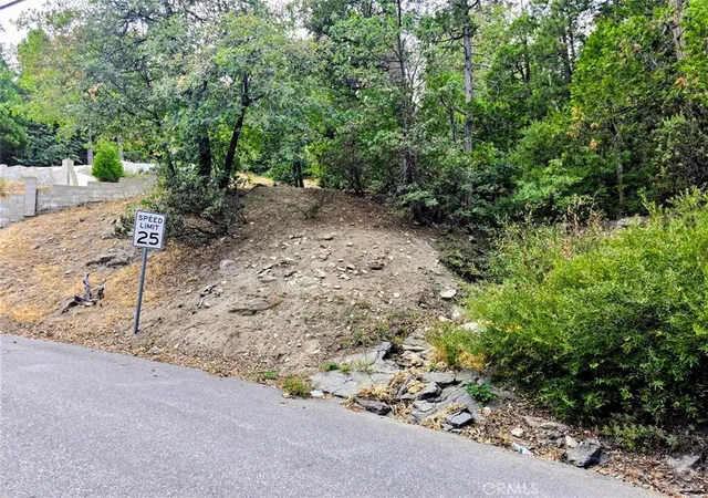 2nd image of 0 Zurich Dr, Lake Arrowhead, CA 92352 | MLS# IG25219859