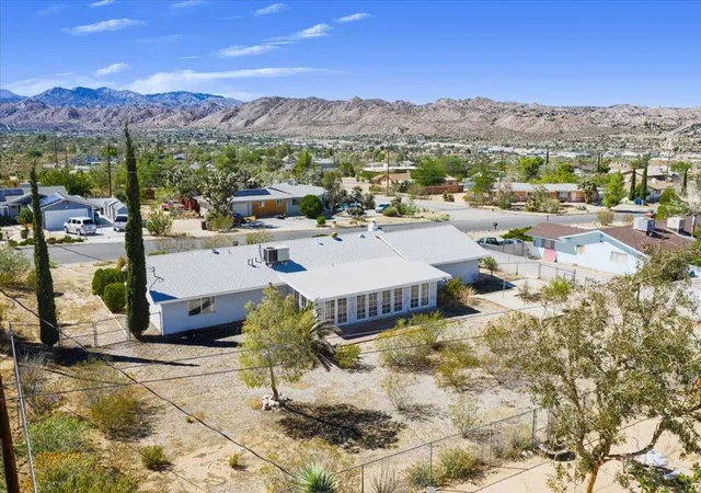 3rd image of 7475 Alaba Ave Ave, Yucca Valley, CA 92284 | MLS# 219135513DA